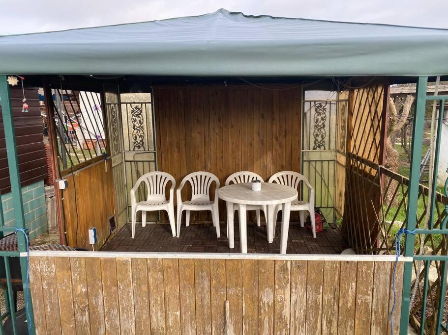 Bungalow Im Gruenen Werneuchen Exteriör bild